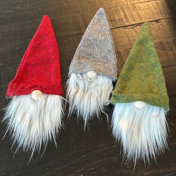 Set of 3 Gnome Bottle Toppers- NWOT - Picture 1 of 3